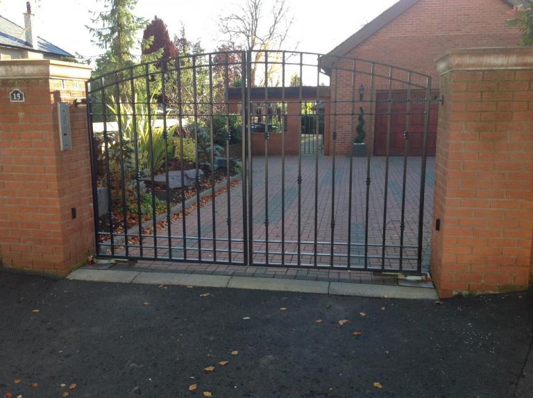 Automatic Gates Glasgow | Driveway | Metal | Wooden | Electric | Scotland